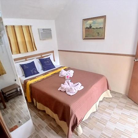 Sandstorm Lodge And Cafe Puerto Galera Εξωτερικό φωτογραφία