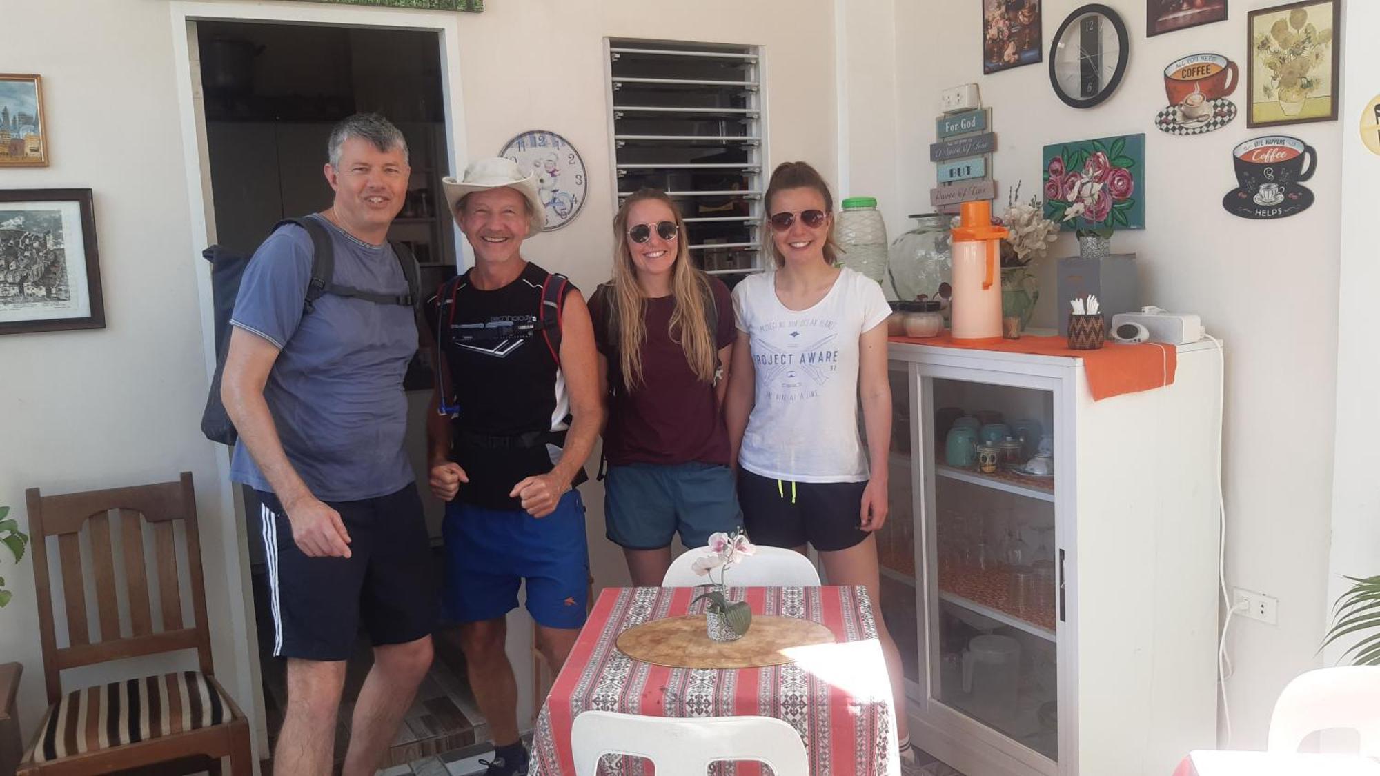 Sandstorm Lodge And Cafe Puerto Galera Εξωτερικό φωτογραφία
