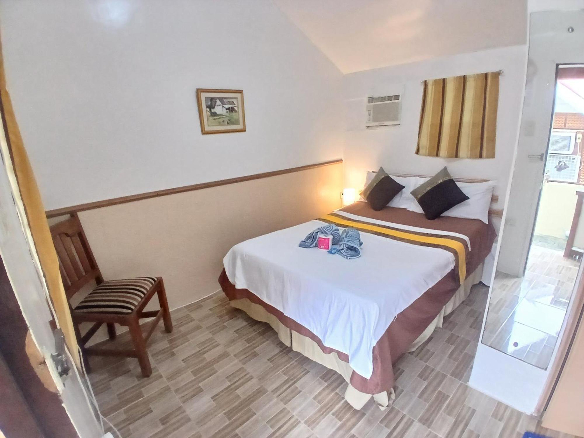 Sandstorm Lodge And Cafe Puerto Galera Εξωτερικό φωτογραφία