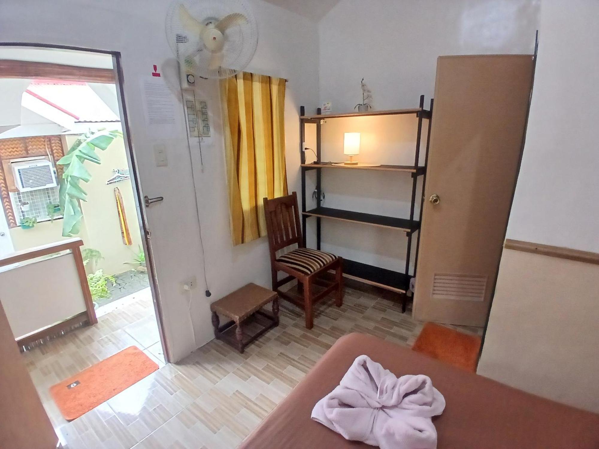 Sandstorm Lodge And Cafe Puerto Galera Εξωτερικό φωτογραφία