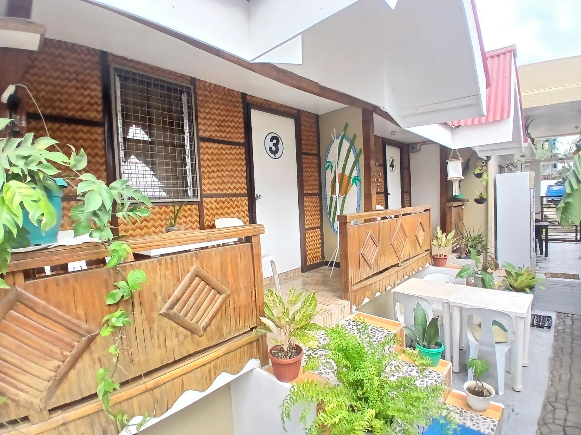 Sandstorm Lodge And Cafe Puerto Galera Εξωτερικό φωτογραφία