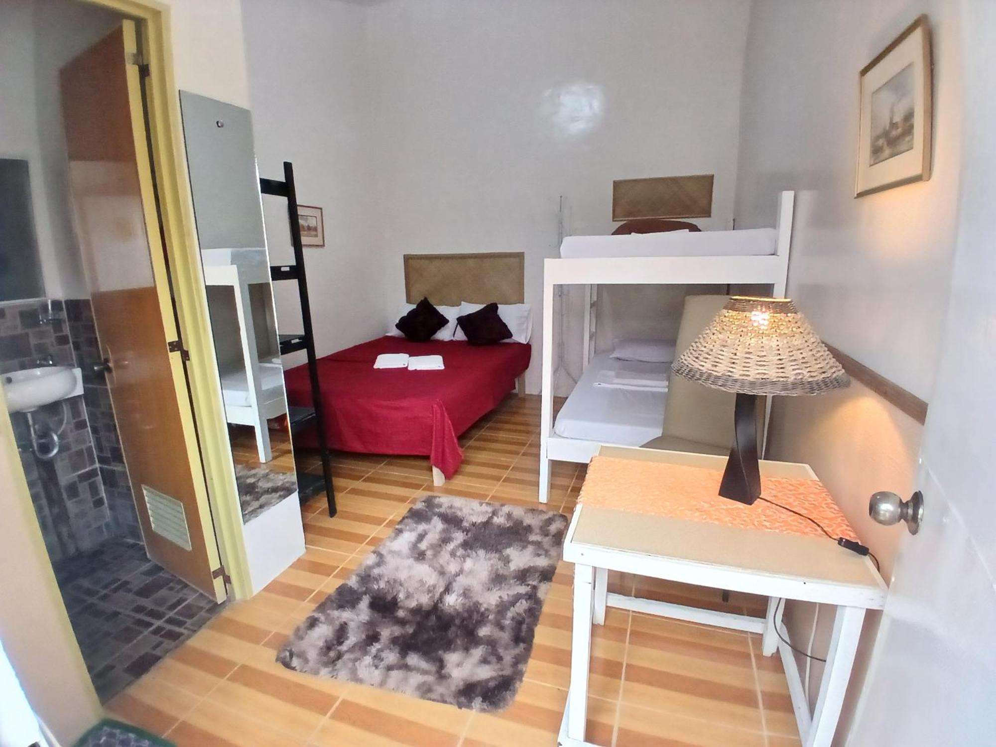 Sandstorm Lodge And Cafe Puerto Galera Εξωτερικό φωτογραφία